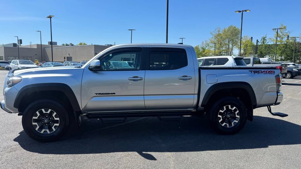 Used 2023 Toyota Tacoma TRD Off-Road AWD/4WD image 4