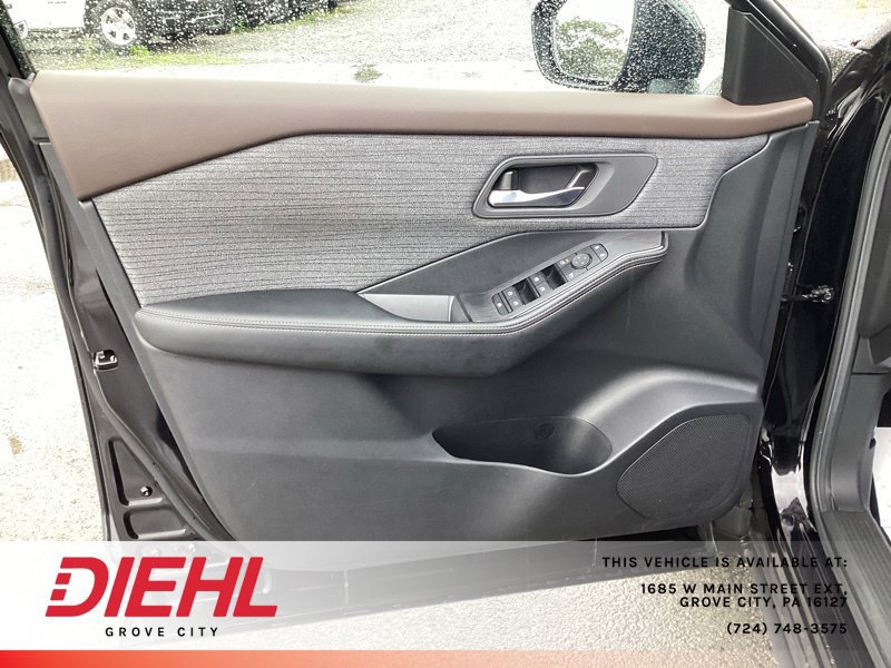 Used 2023 Nissan Rogue SV AWD/4WD image 18