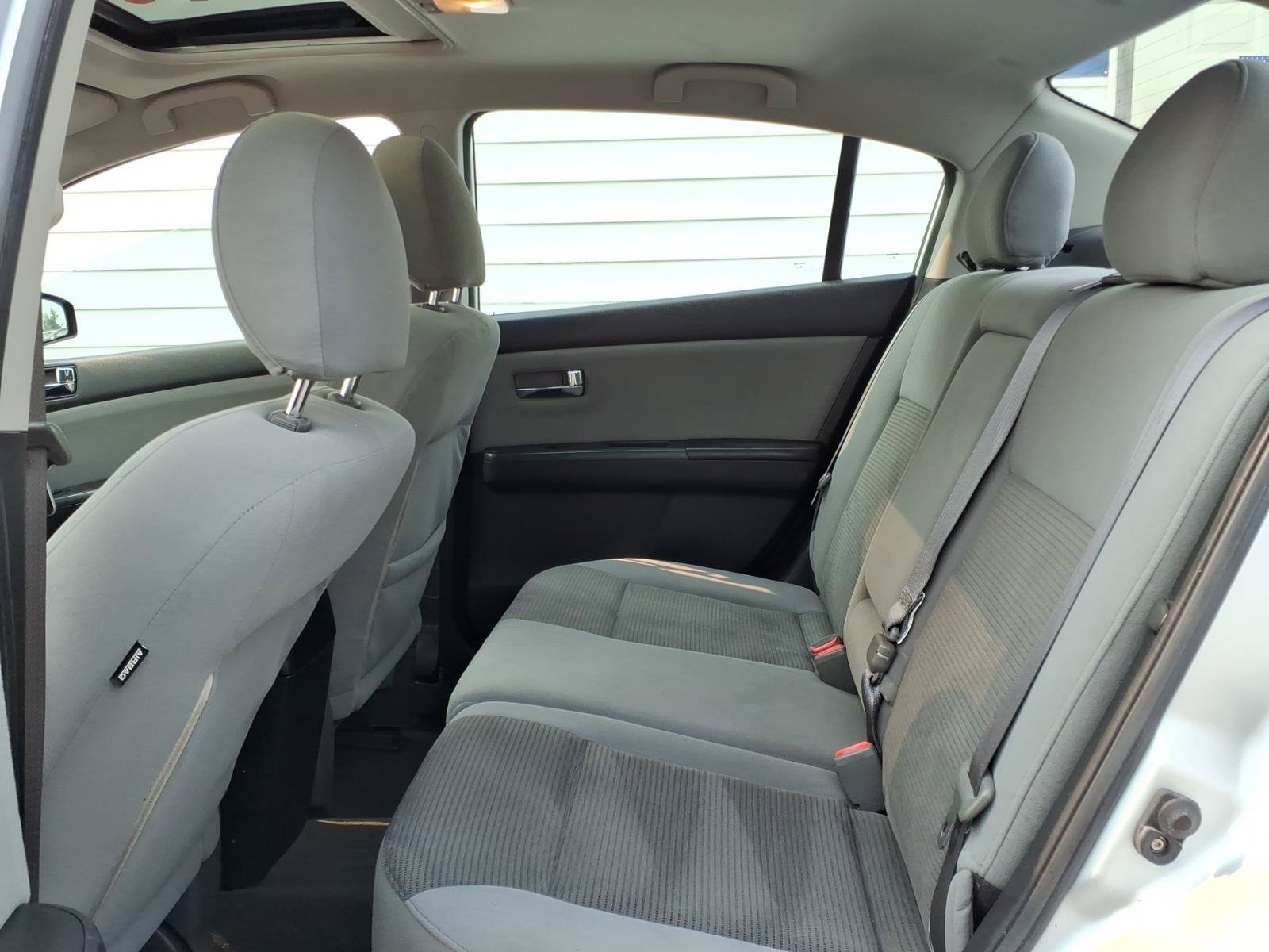 Used 2012 Nissan Sentra 2.0 SR w/ Special Edition Pkg FWD image 7