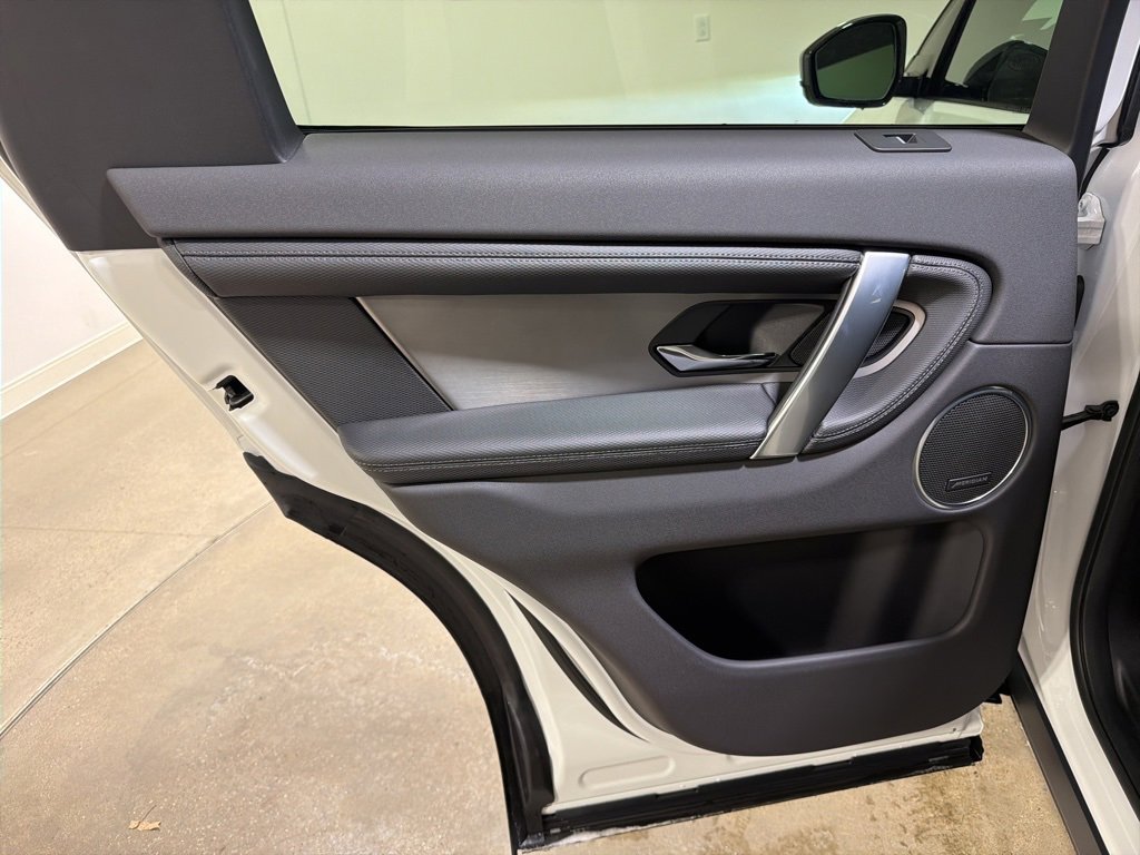 New 2026 Land Rover Discovery Sport Landmark image 20