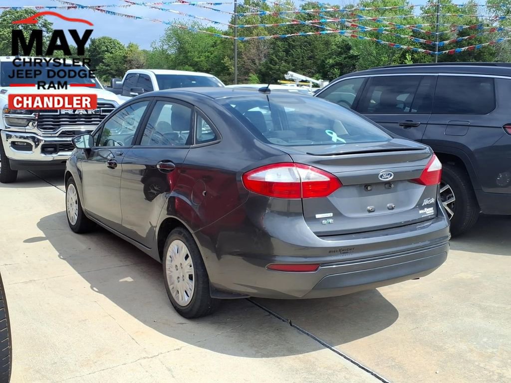 Used 2017 Ford Fiesta SE image 2