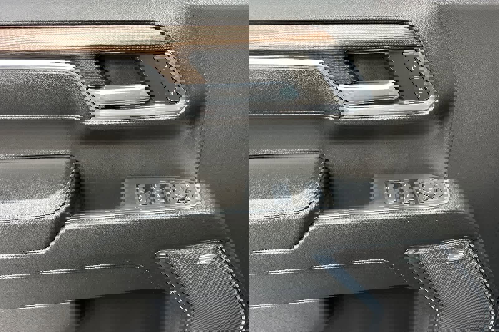 Used 2024 Chevrolet Silverado 1500 LT Trail Boss w/ Convenience Package II image 12