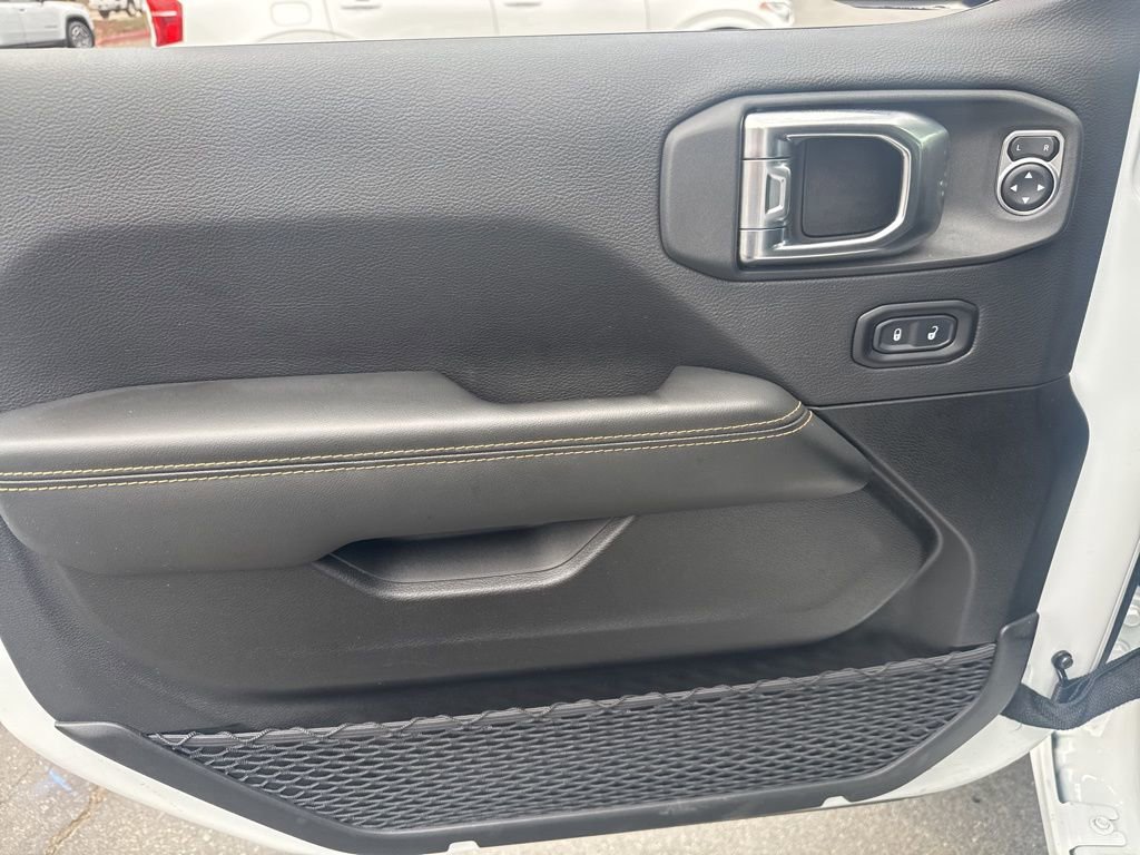 Certified 2025 Jeep Wrangler Unlimited Sahara w/ Safety Group AWD/4WD image 12