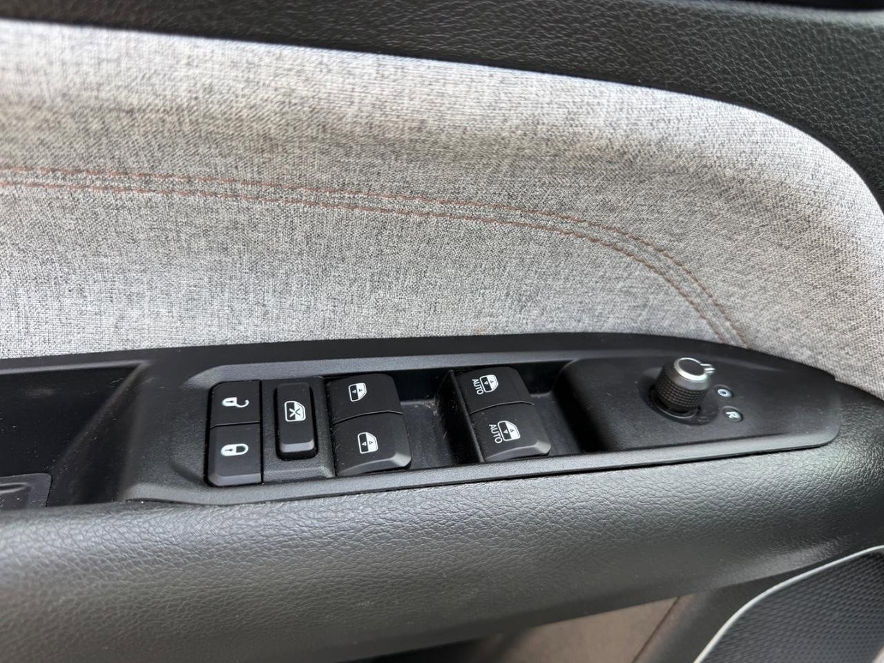 Used 2022 Jeep Compass Latitude w/ Sun and Sound Group image 20