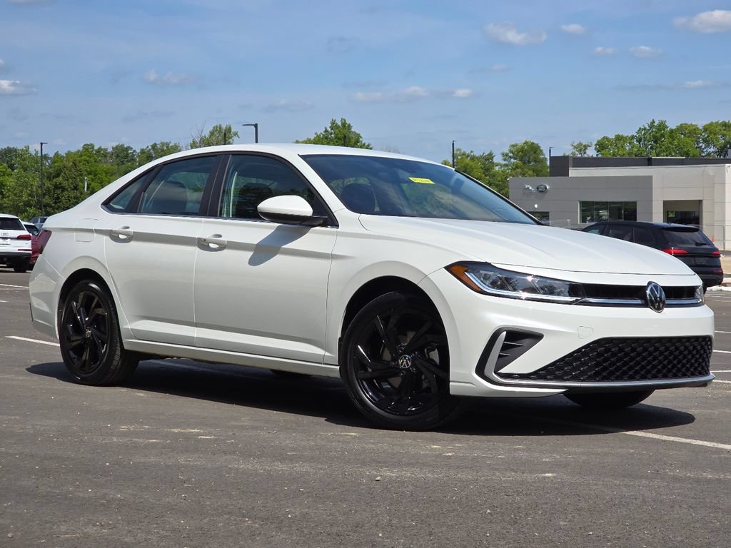 Certified 2025 Volkswagen Jetta SE w/ Black Wheel Package FWD video 1