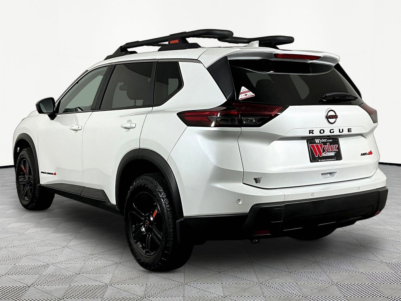 Certified 2025 Nissan Rogue SV AWD/4WD image 4