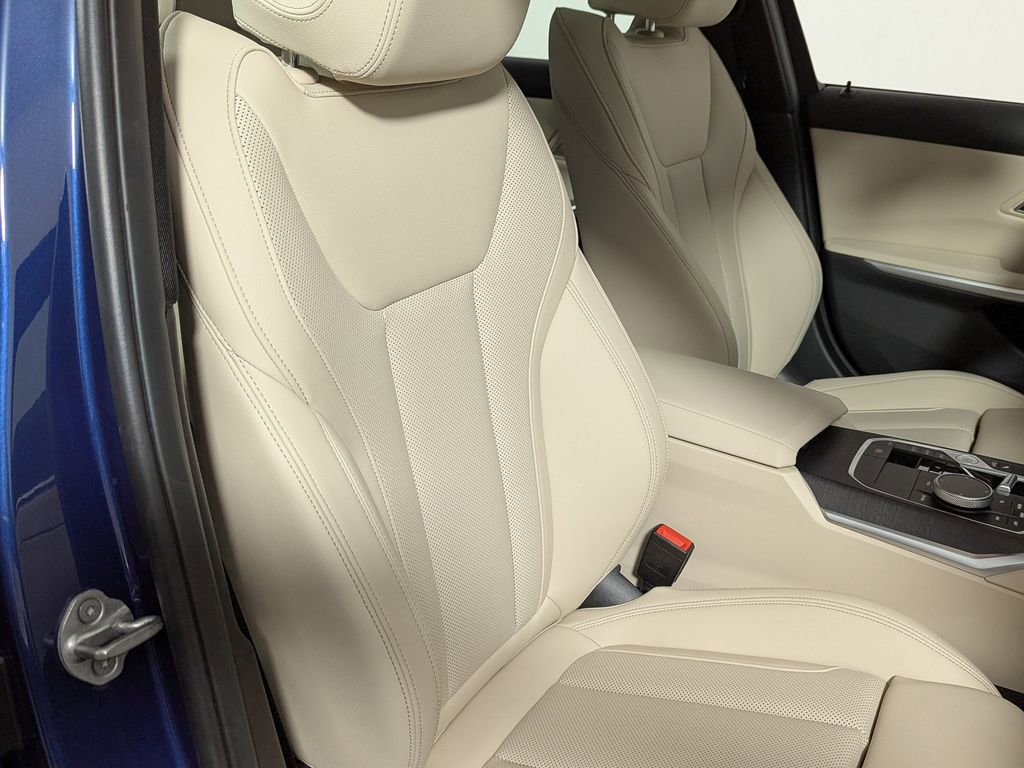 Certified 2023 BMW 330i xDrive Sedan w/ Premium Package image 27