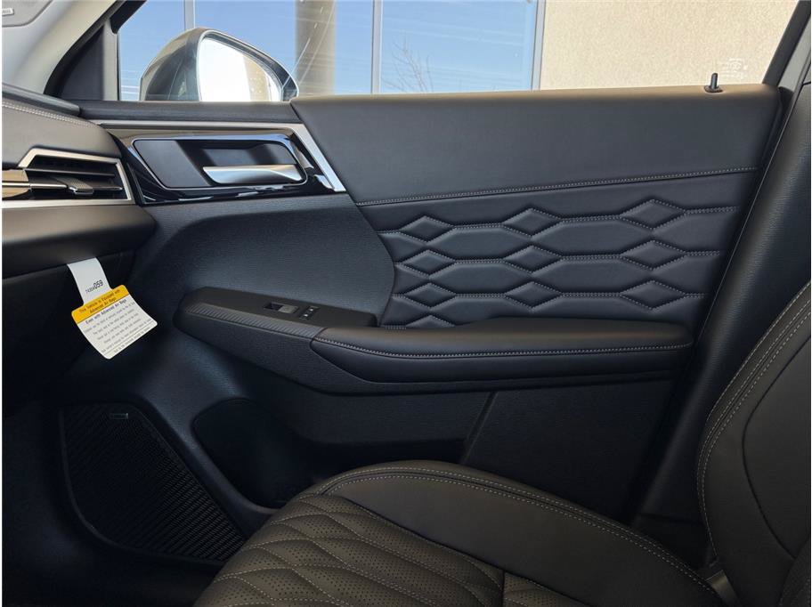 New 2026 Mitsubishi Outlander SEL FWD image 18