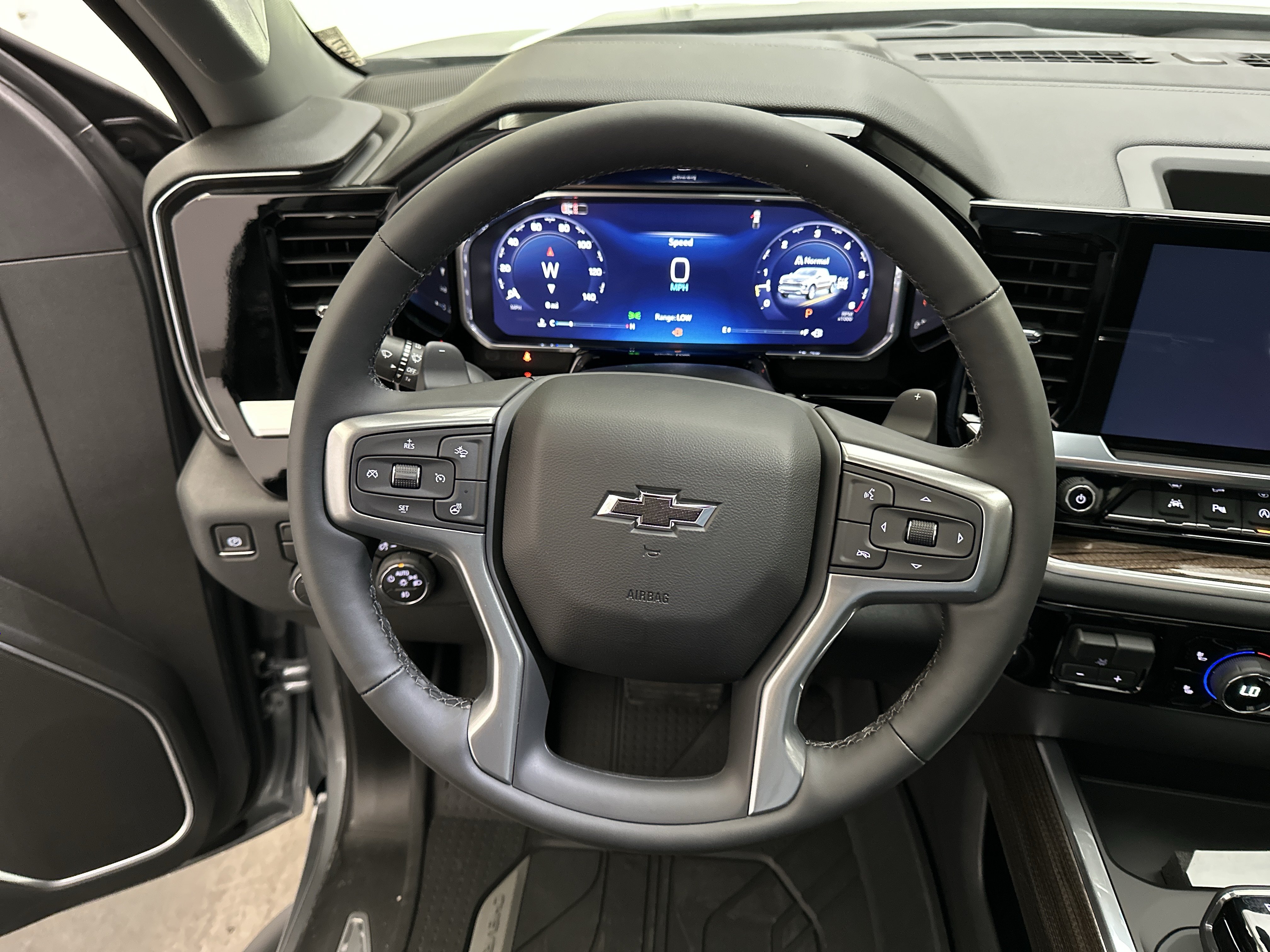 New 2026 Chevrolet Silverado 1500 RST w/ Redline Edition AWD/4WD image 30