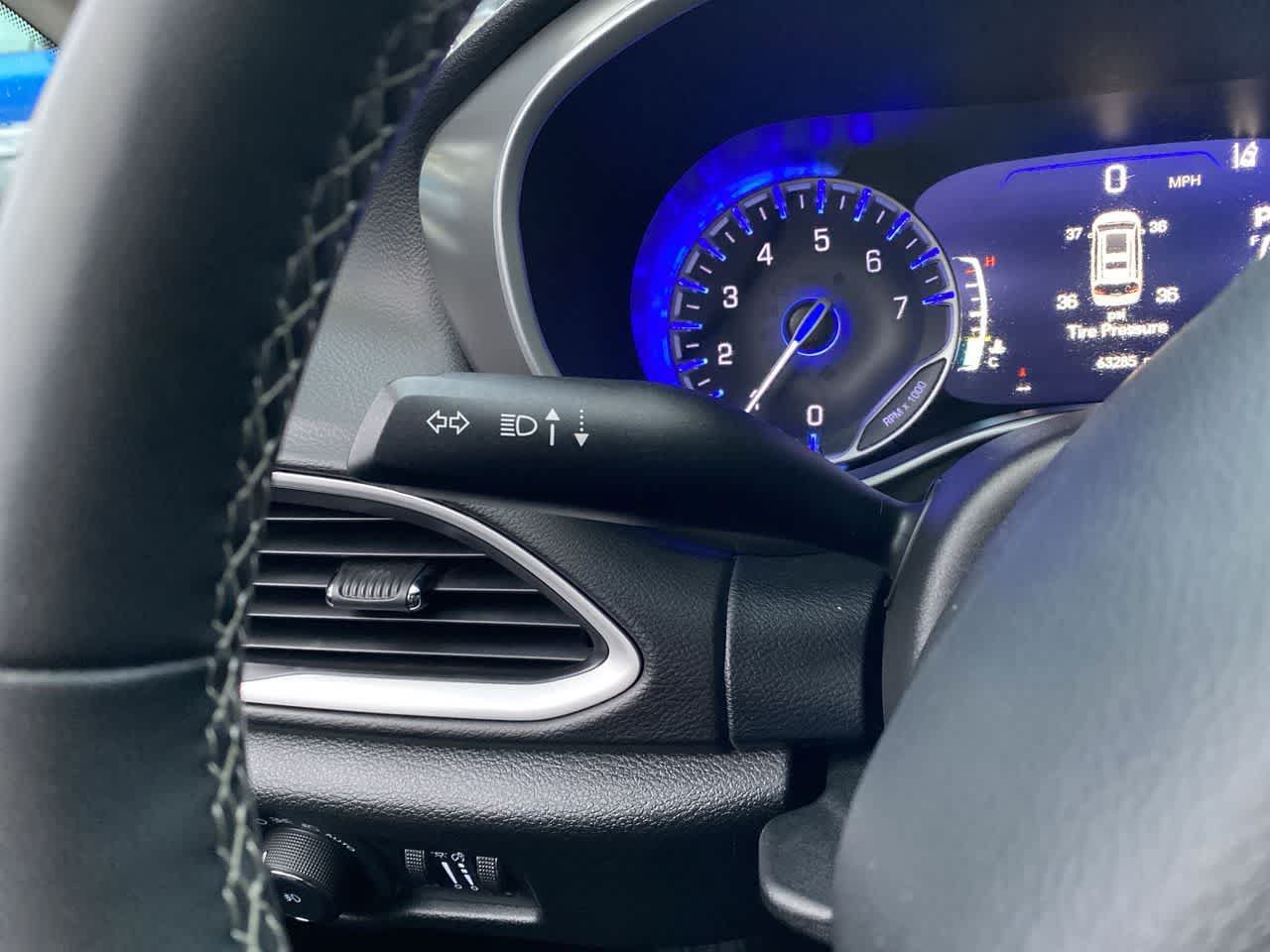 Used 2025 Chrysler Pacifica Select FWD image 23