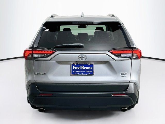 Used 2021 Toyota RAV4 XLE Premium AWD/4WD image 7