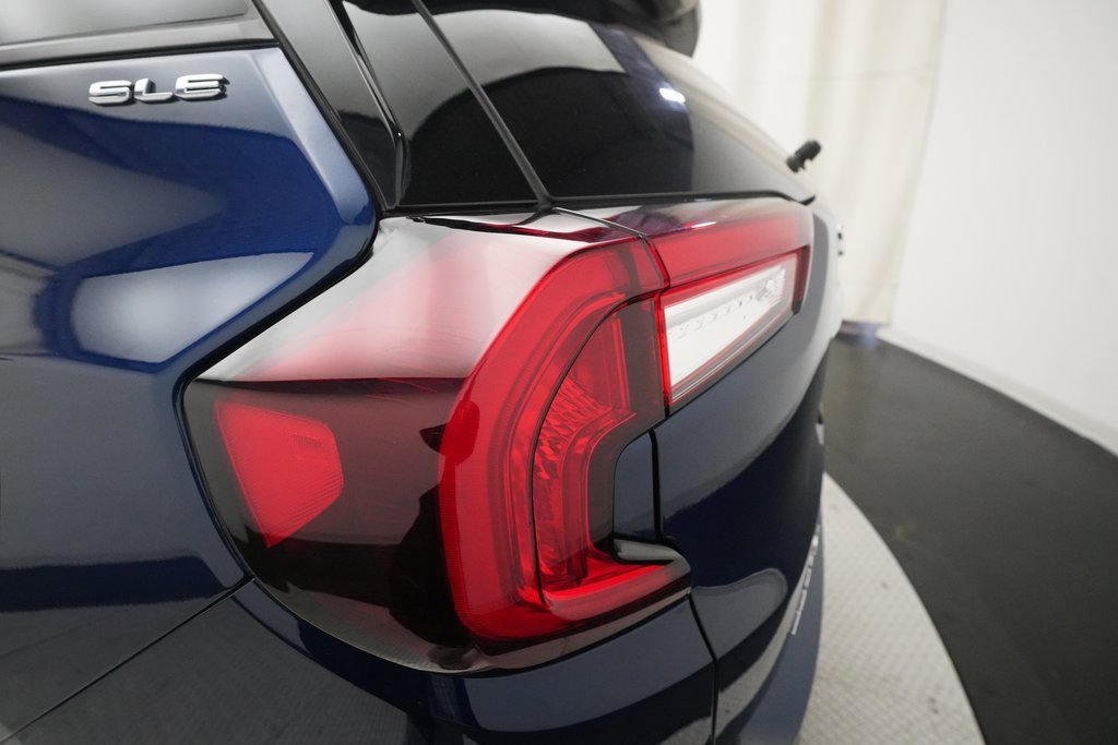 Used 2023 GMC Terrain SLE w/ Driver Convenience Package image 32