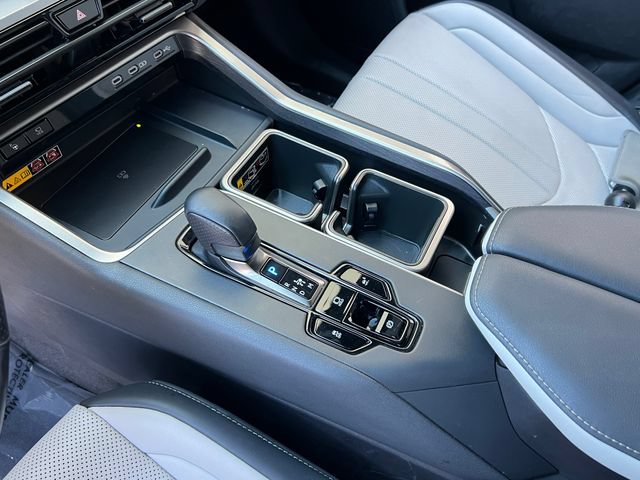Used 2025 Lexus TX 500h AWD w/ Technology Package image 32