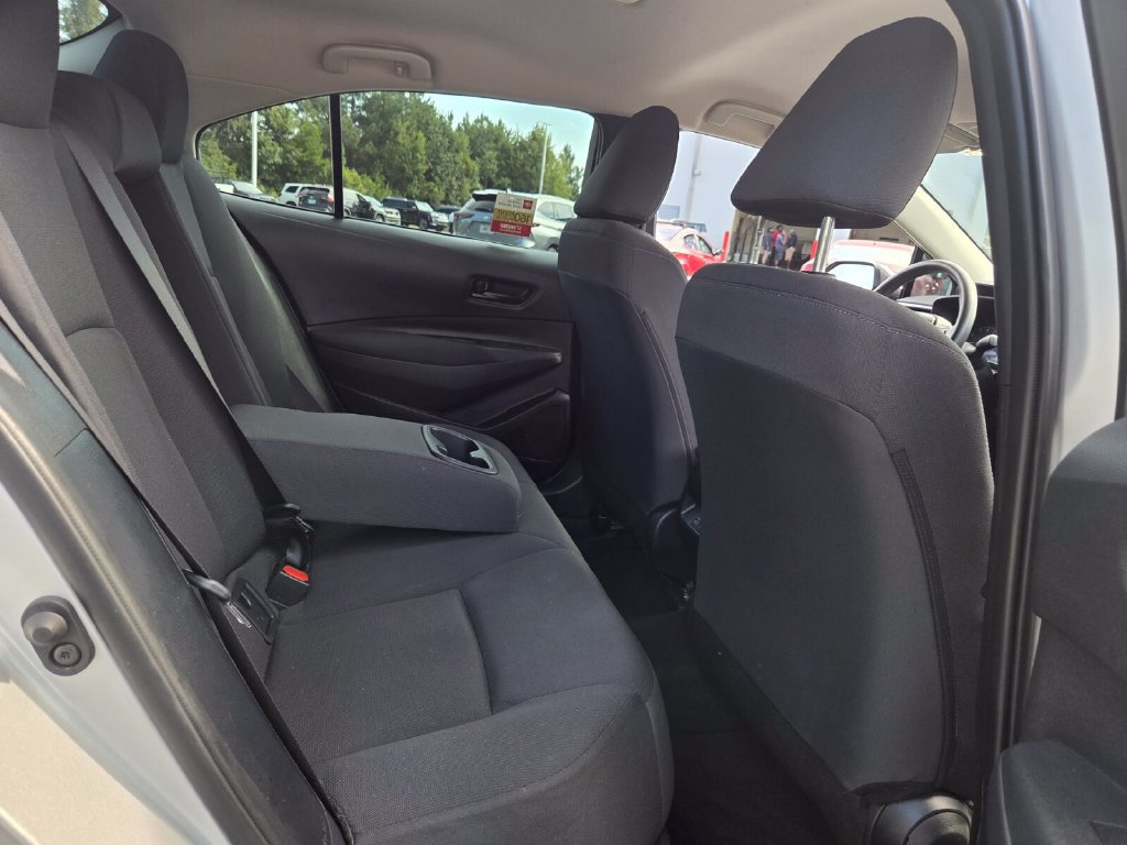 Used 2025 Toyota Corolla LE FWD image 14