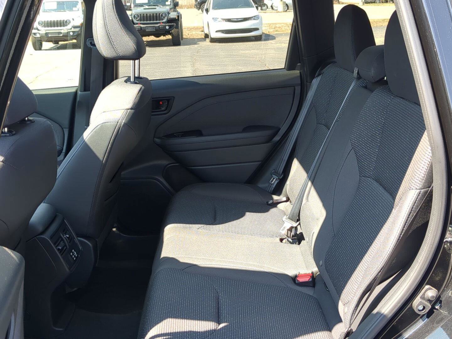 Used 2025 Subaru Forester Premium AWD/4WD image 17
