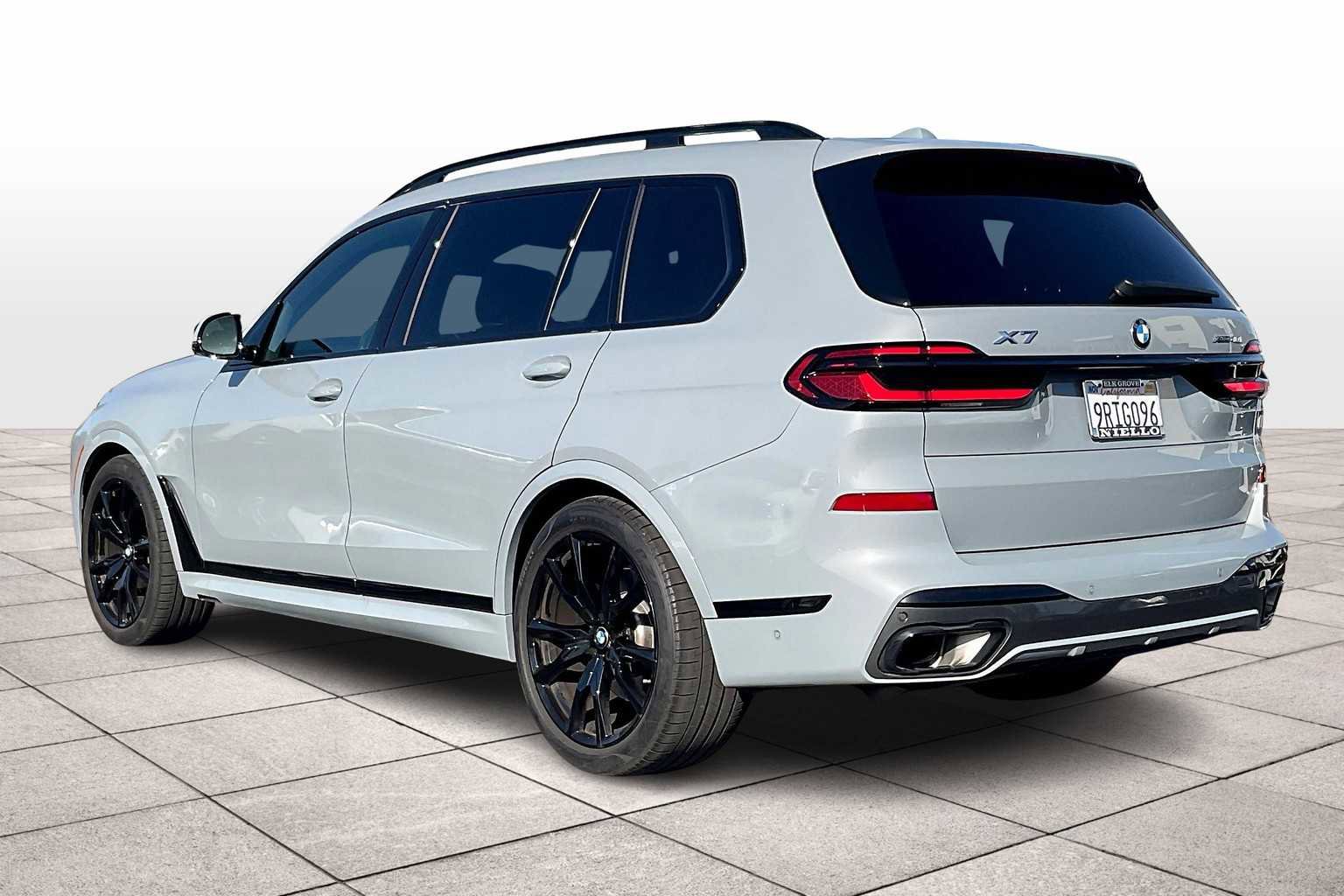 Used 2025 BMW X7 xDrive40i w/ M Sport Package image 15