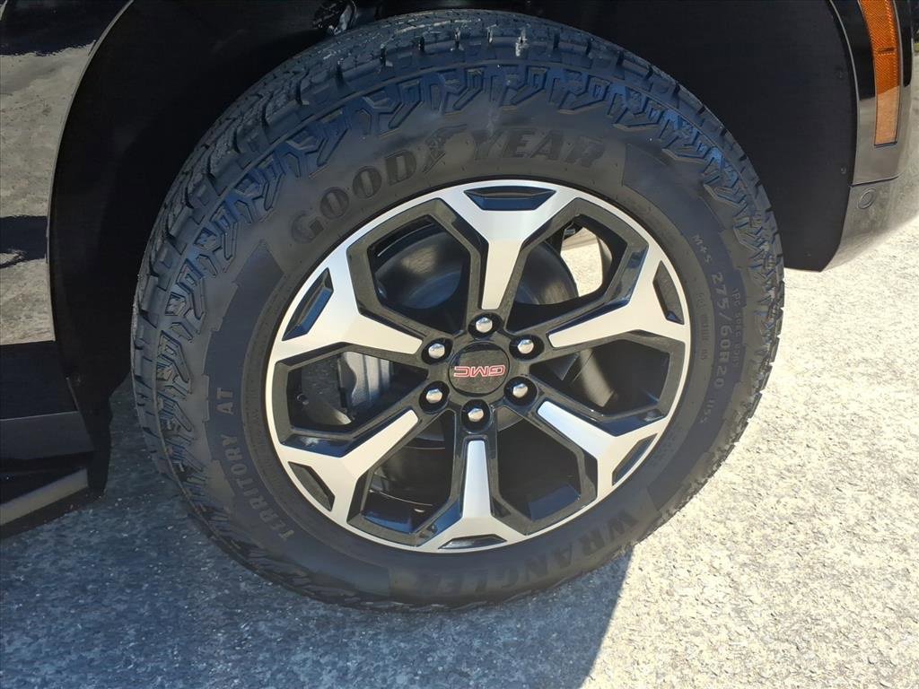 New 2026 GMC Yukon XL AT4 image 9