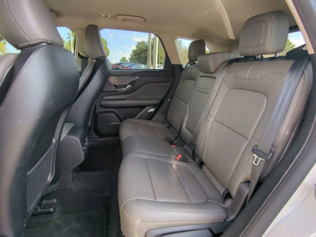 Used 2023 Lincoln Corsair Reserve image 16