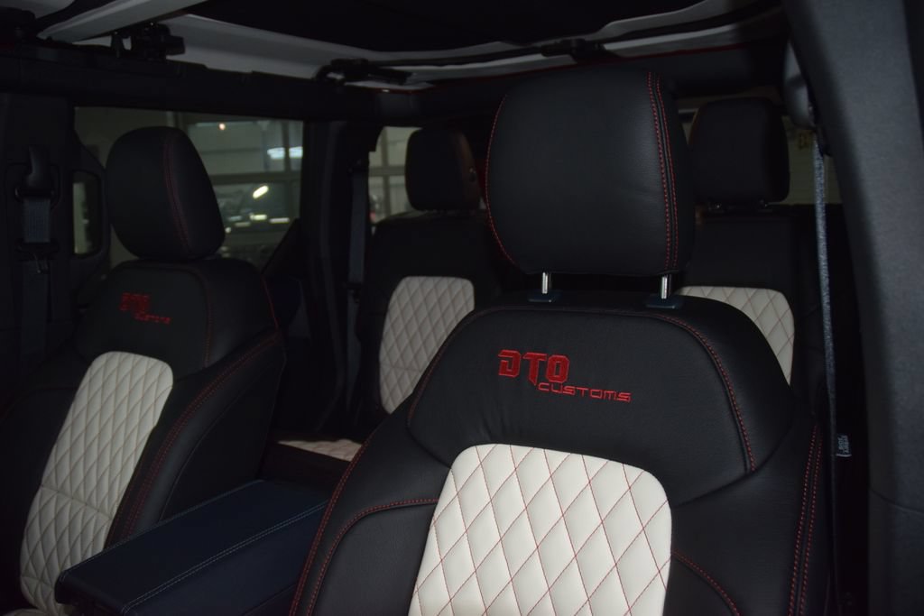 Used 2025 Ford Bronco Heritage Edition AWD/4WD image 38