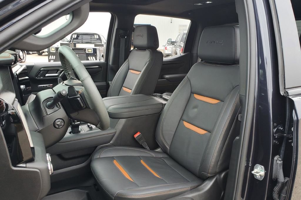 Used 2025 GMC Sierra 1500 AT4 w/ AT4 Premium Package AWD/4WD image 11