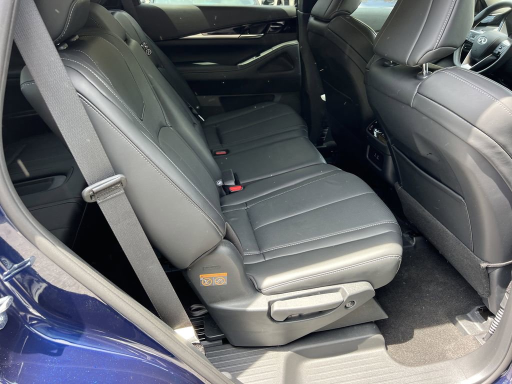 Used 2025 INFINITI QX60 Pure w/ Cargo Package FWD image 13