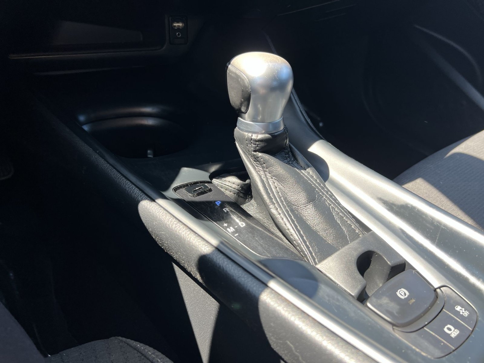 Used 2018 Toyota C-HR XLE FWD image 20
