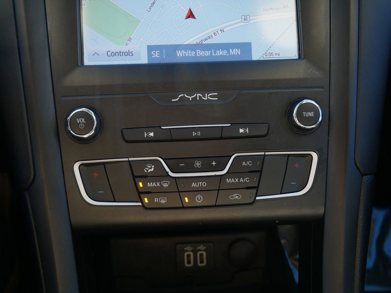 Used 2020 Ford Fusion SE w/ Equipment Group 151A image 21