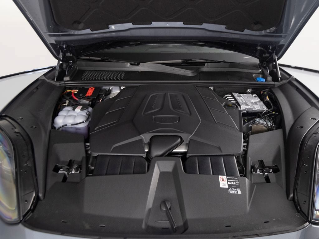 New 2026 Porsche Cayenne Coupe AWD/4WD image 38