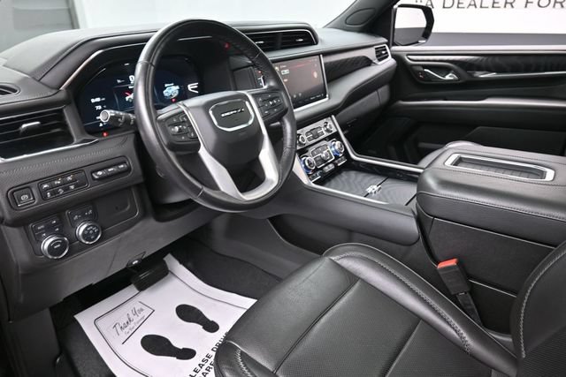 Used 2023 GMC Yukon XL Denali AWD/4WD image 18