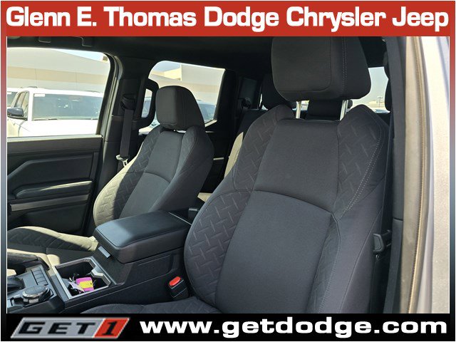 Used 2025 Toyota Tacoma SR5 AWD/4WD image 26