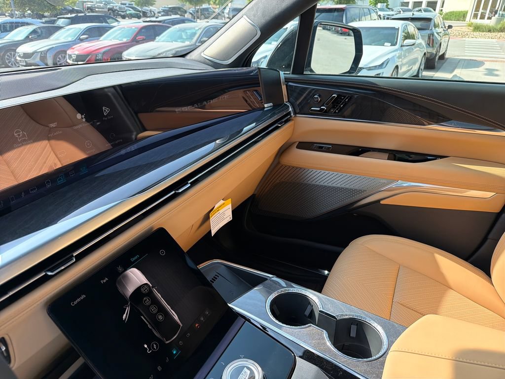 New 2026 Cadillac Escalade IQL Sport 2 w/ LPO, ONYX Package AWD/4WD image 28