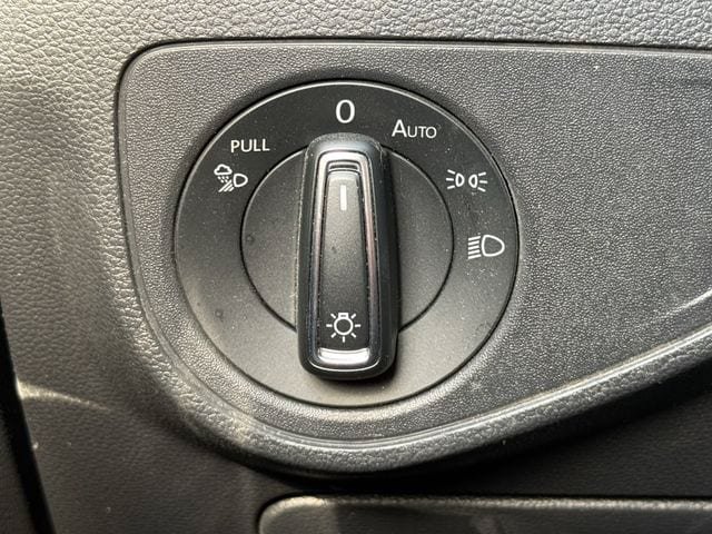 Used 2020 Volkswagen Atlas Cross Sport SEL Premium AWD/4WD image 21