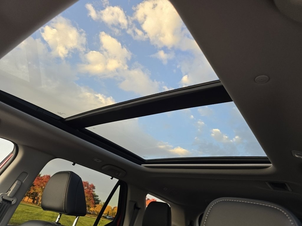 New 2025 Honda Pilot Touring image 3