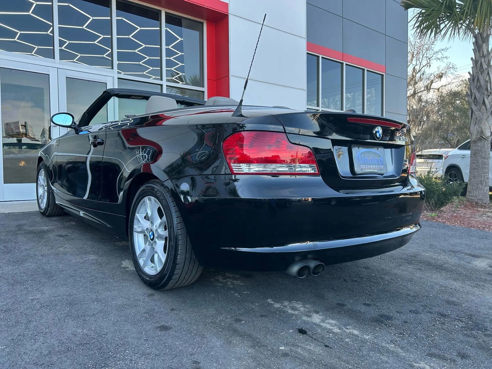 Used 2009 BMW 128i Convertible image 8