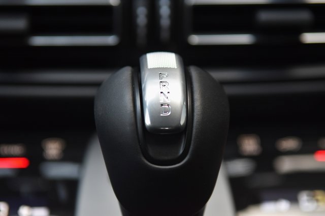 Certified 2025 Porsche Macan image 34