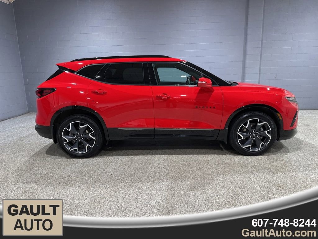 Used 2022 Chevrolet Blazer RS w/ Enhanced Convenience Package image 2