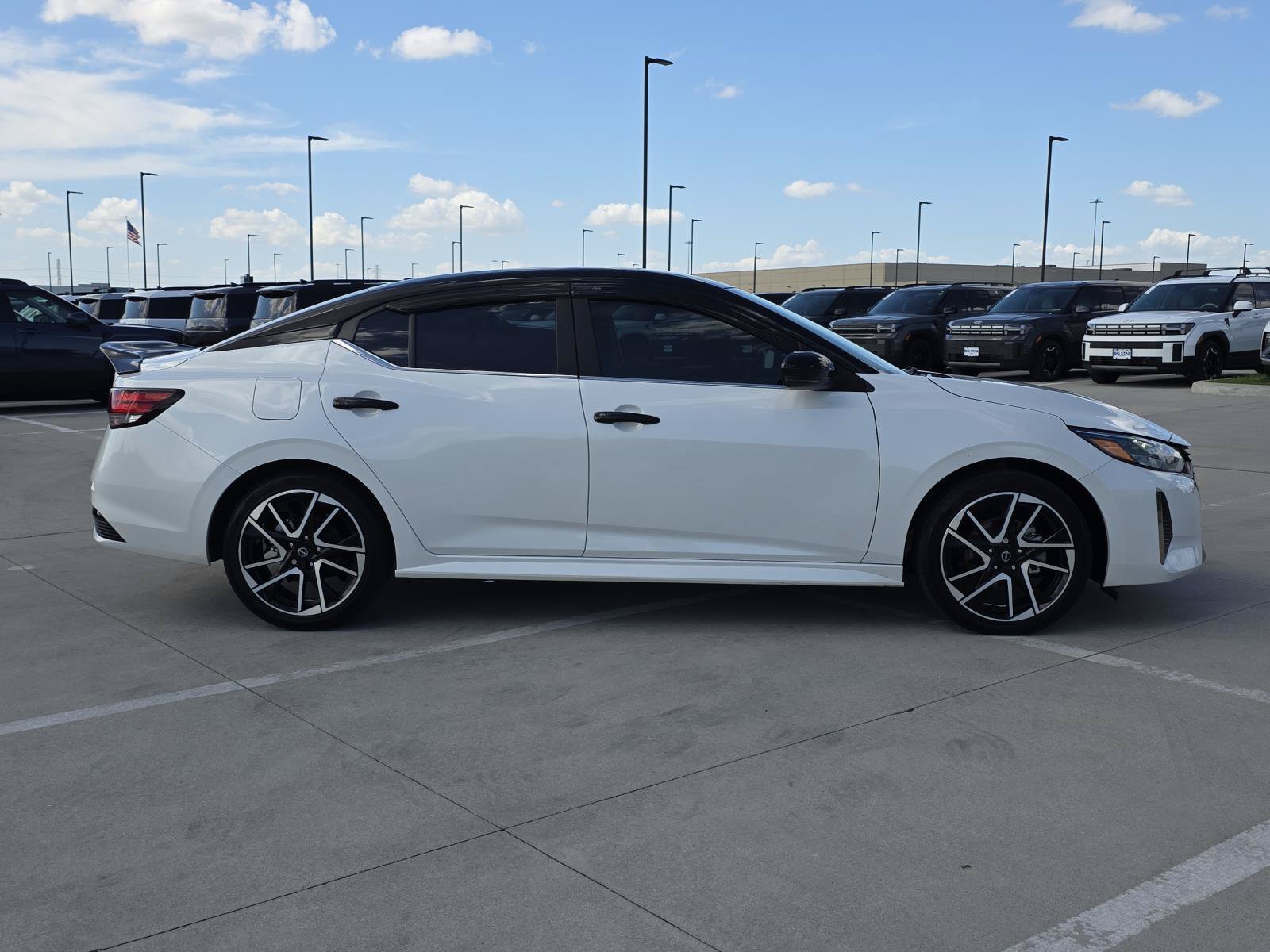 Used 2024 Nissan Sentra SR FWD image 5