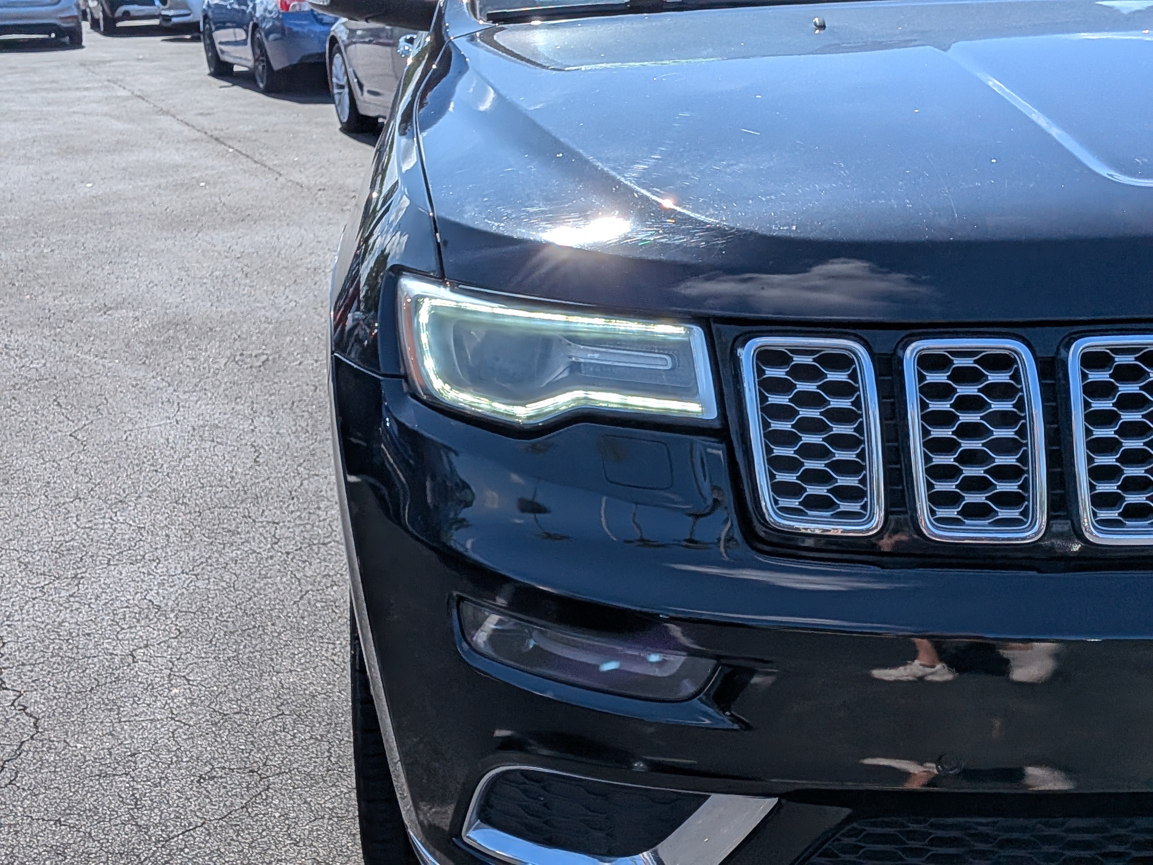 Used 2017 Jeep Grand Cherokee Summit AWD/4WD image 9