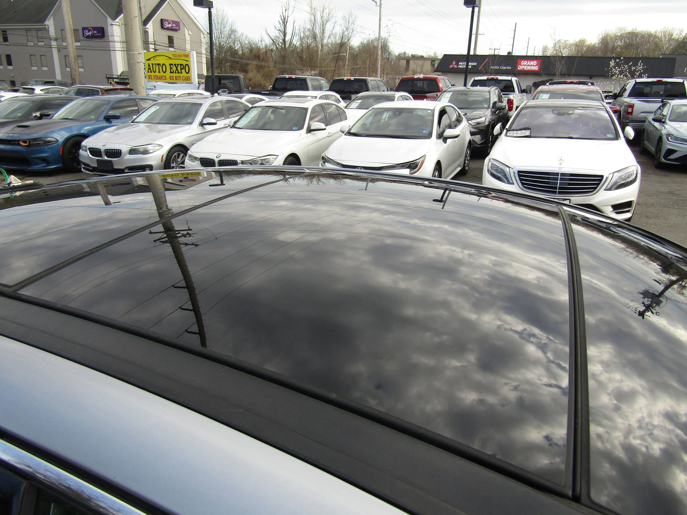 Used 2015 Hyundai Sonata Limited w/ Option Group 06 FWD image 9