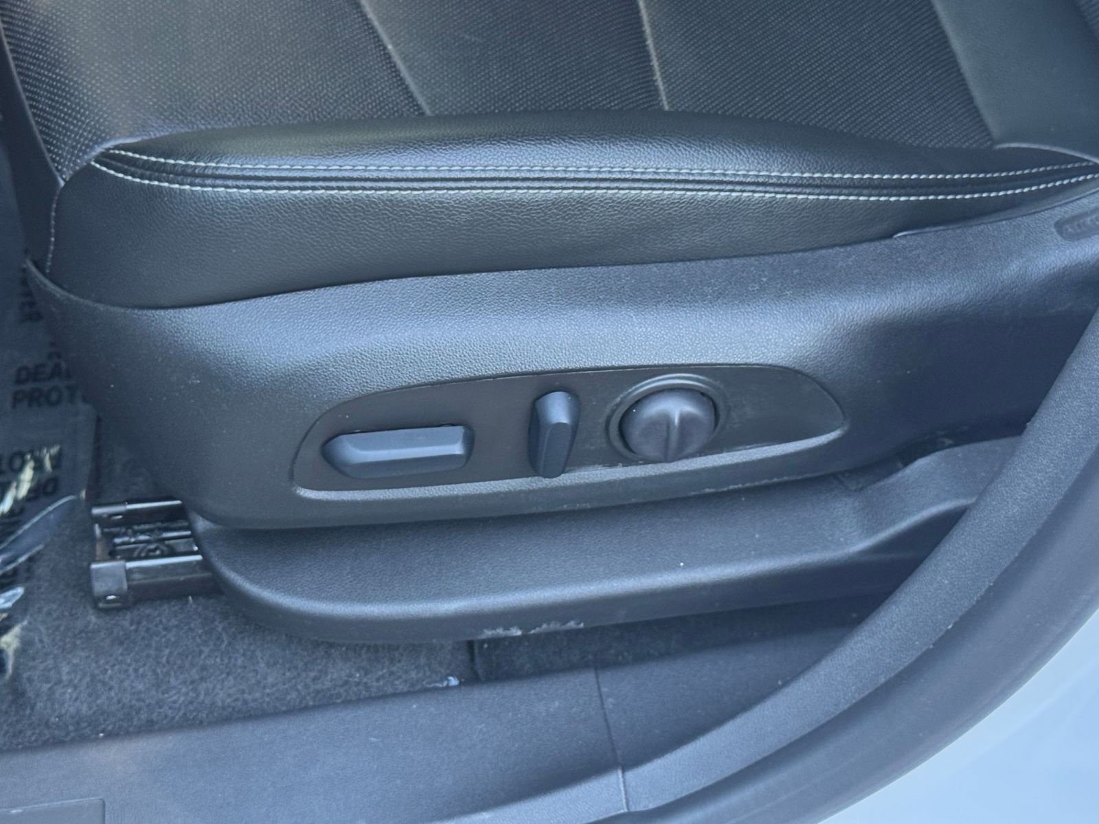 Used 2024 GMC Terrain SLT image 22