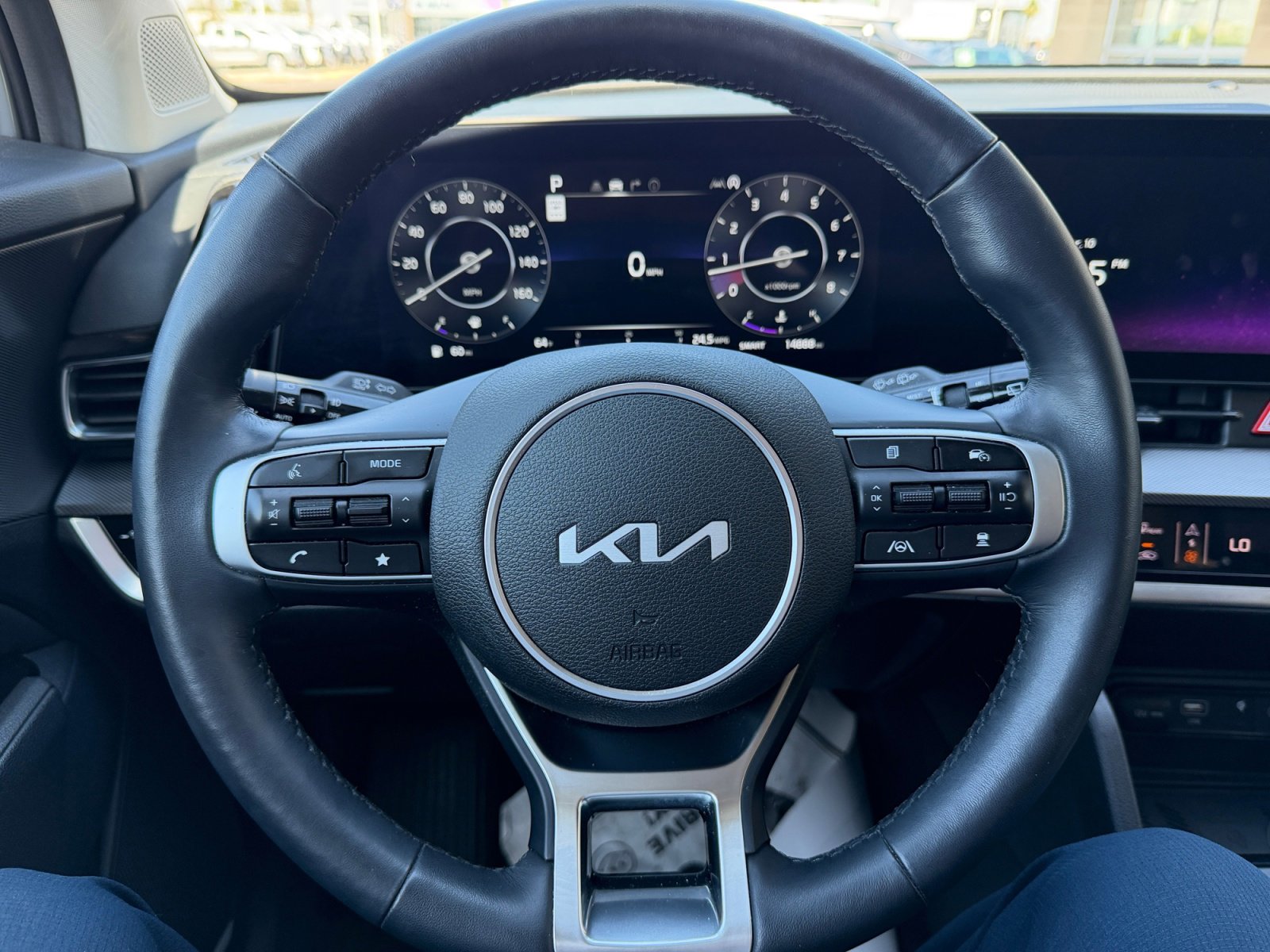 Used 2025 Kia Sportage SX image 9