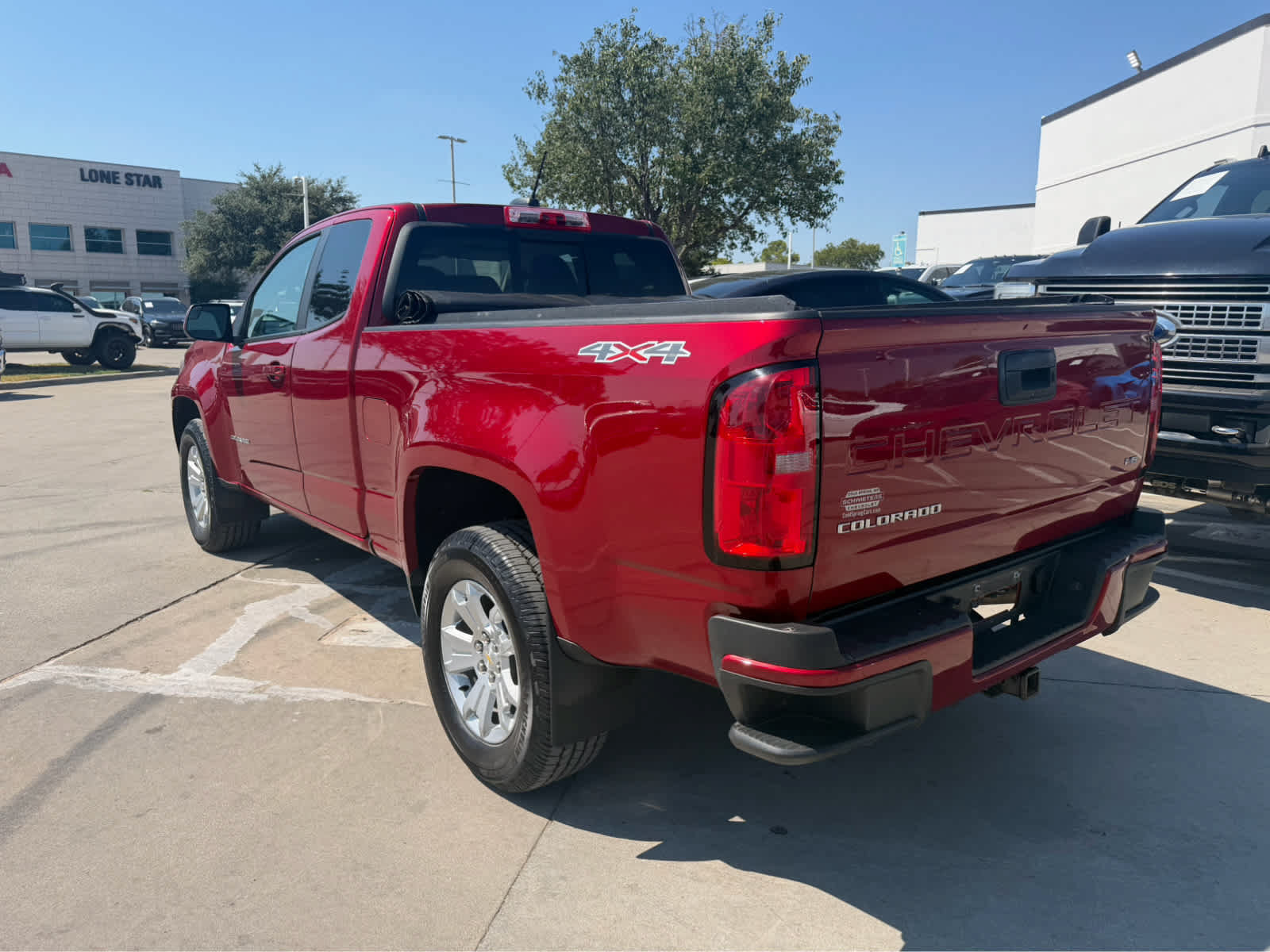 Used 2021 Chevrolet Colorado LT w/ LT Convenience Package AWD/4WD image 2
