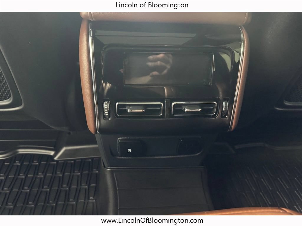 Certified 2025 Lincoln Aviator Reserve AWD/4WD image 14