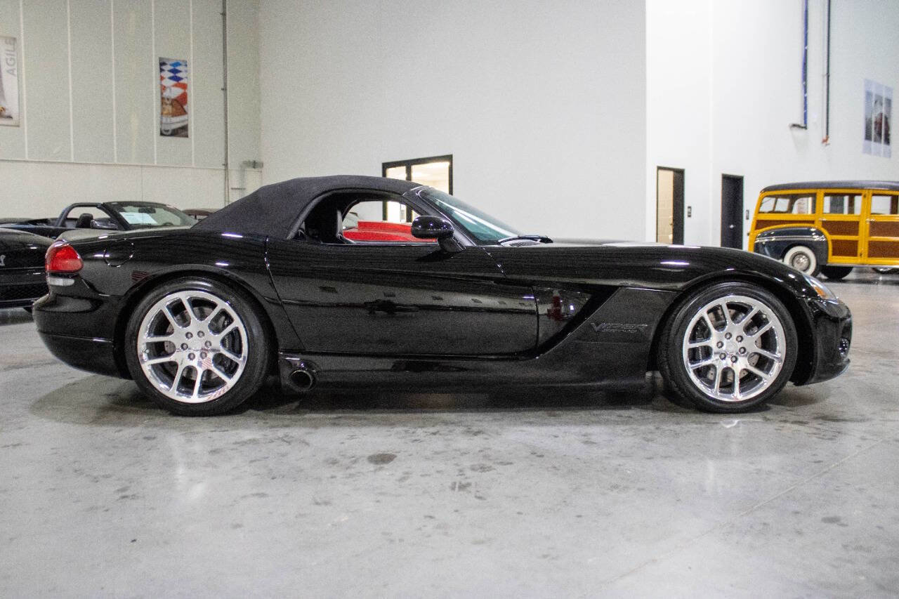 Used 2003 Dodge Viper SRT-10 image 17