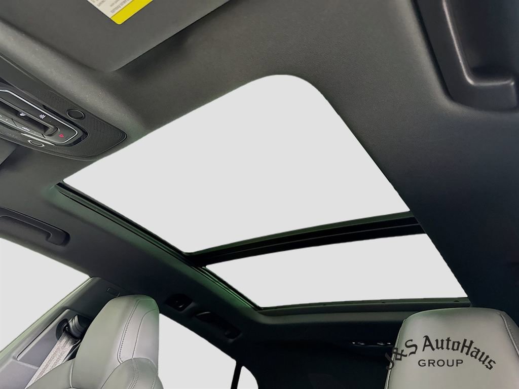 Used 2023 Audi RS Q8 w/ Black Optic Package image 16