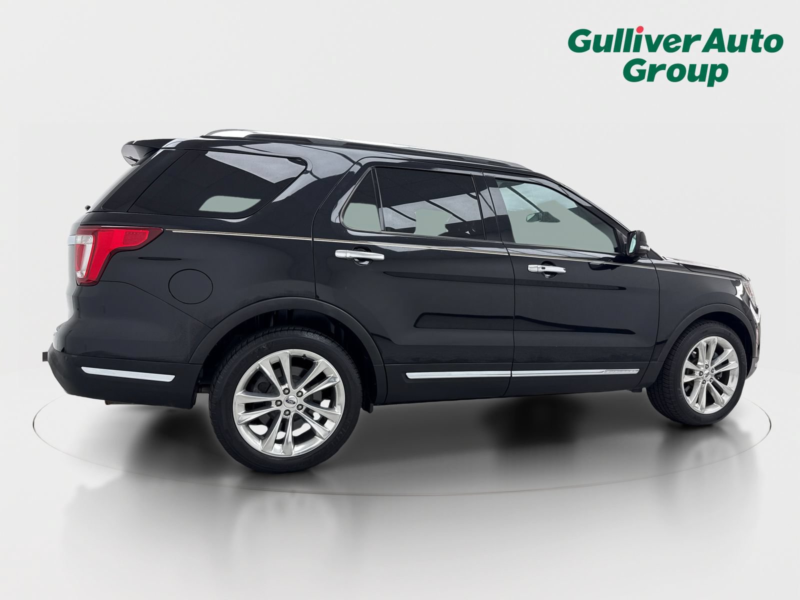 Used 2018 Ford Explorer Limited w/ Ford Safe & Smart Package FWD image 9