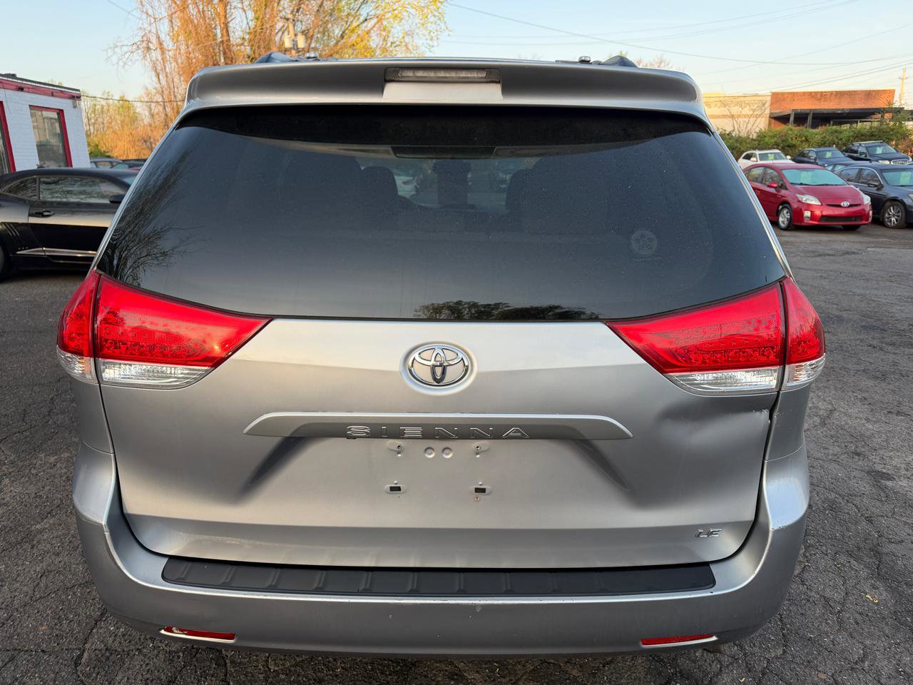 Used 2012 Toyota Sienna LE FWD image 5