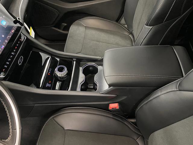 New 2026 Jeep Grand Cherokee Altitude image 21