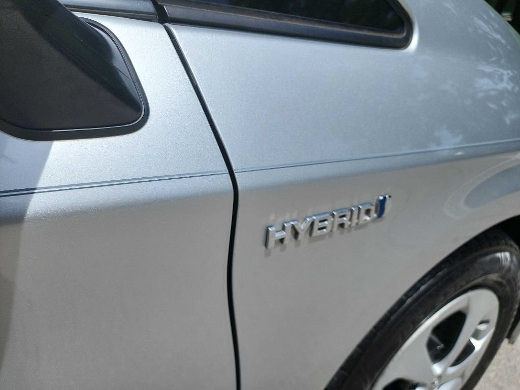Used 2012 Toyota Prius Three w/ Solar Roof Pkg FWD image 11