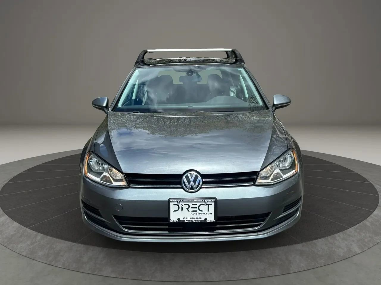 Used 2017 Volkswagen Golf S FWD image 2